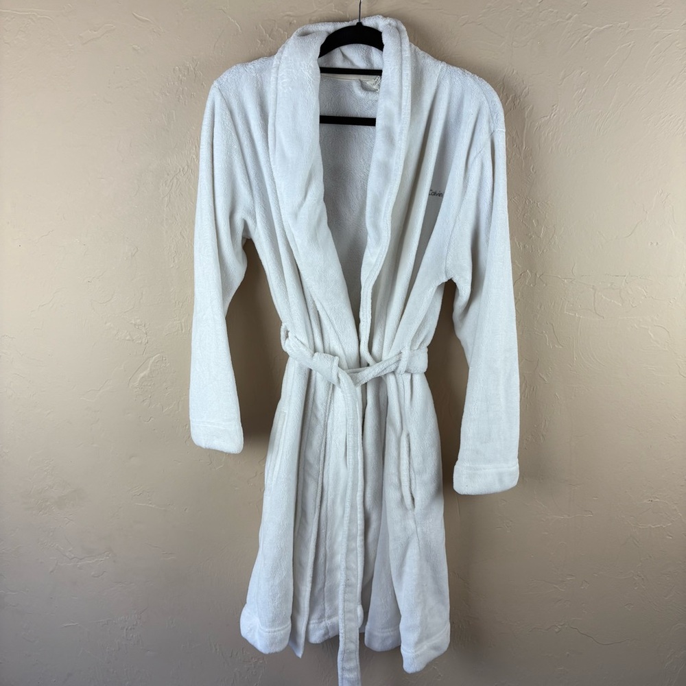 Calvin Klein White Plush Robe with Shawl Collar Pockets Gray Logo Medium Large